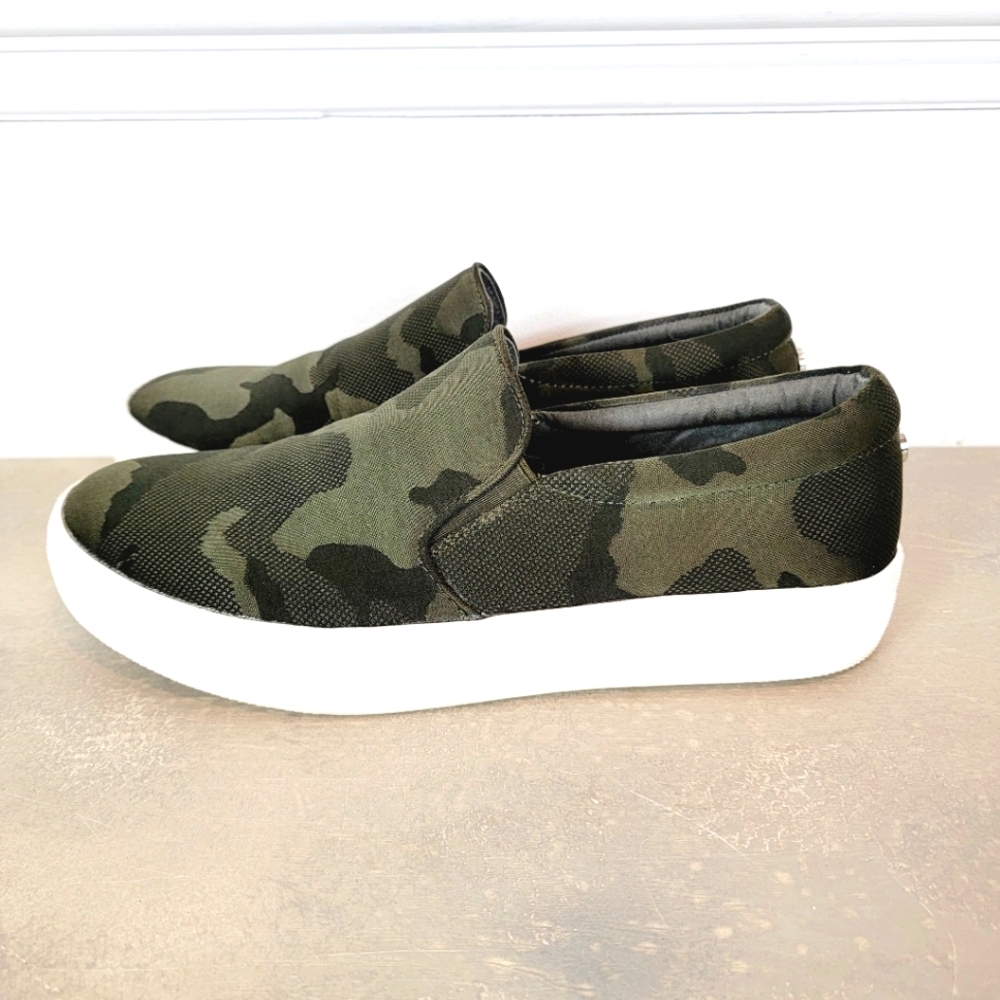 Steve Madden Gills Platform Slip On Sneakers Camo Green Size 10